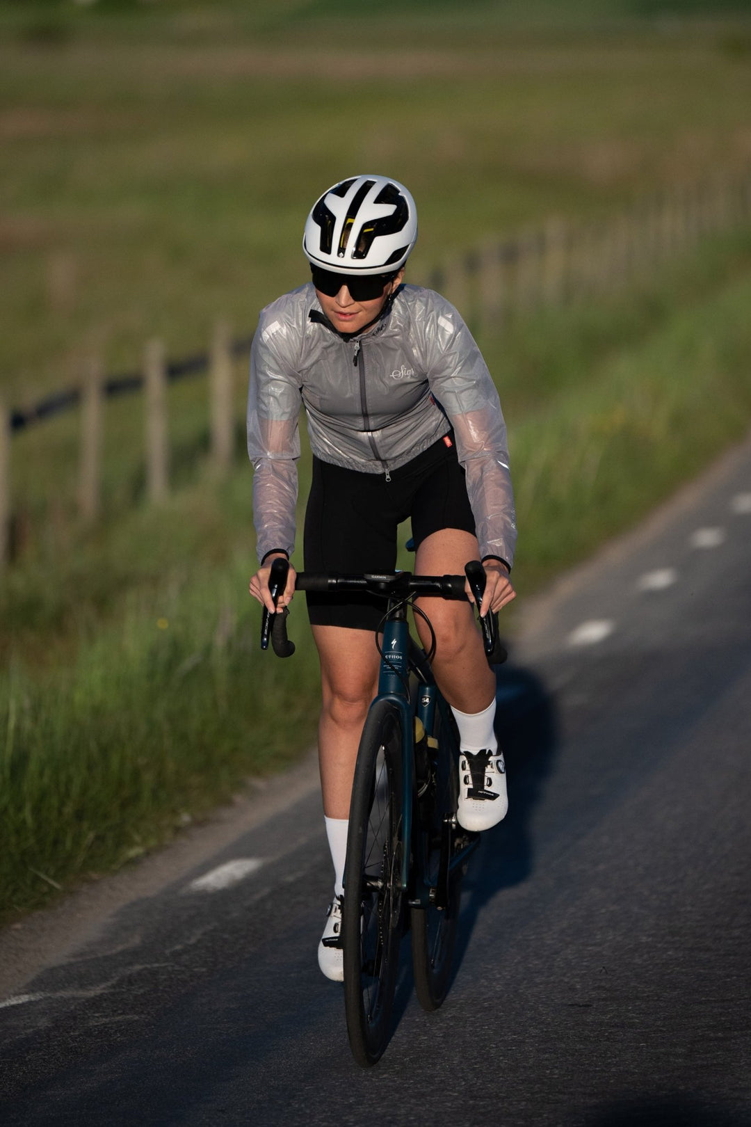 Näckrosleden Women's Grey Ultra-Lightweight Cycling Rain Jacket