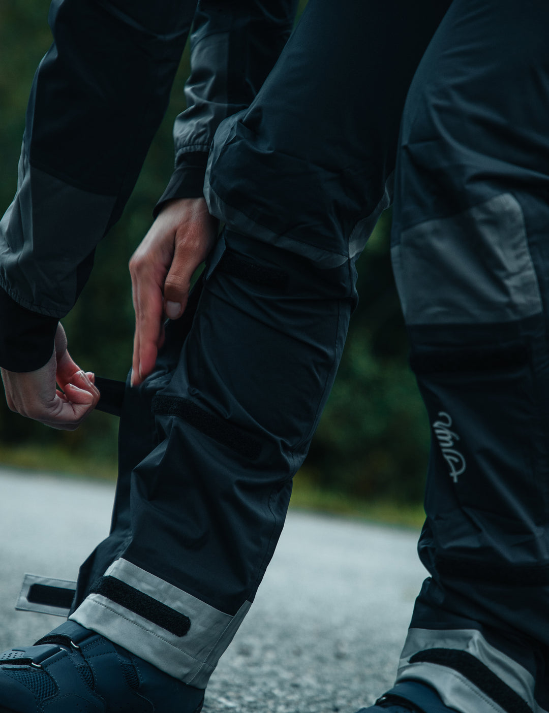 Västkusten - Biomotion Cycling Rain Trousers for Men & Women: Waterproof &  Visible – Sigr